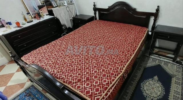Lit double - Matelas - Tables de Chevet - Commode