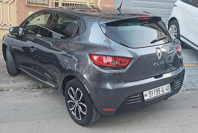 Renault Clio Diesel Manuelle 2021 à Tanger