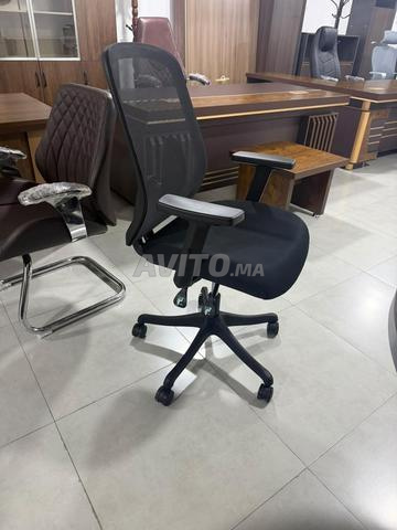 Chaise de bureau confortable et robuste - 2