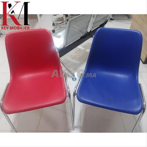 Tables Scolaires Robustes avec Chaises Assorties - 2