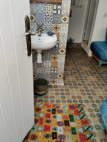 Studio propre avec terrasse