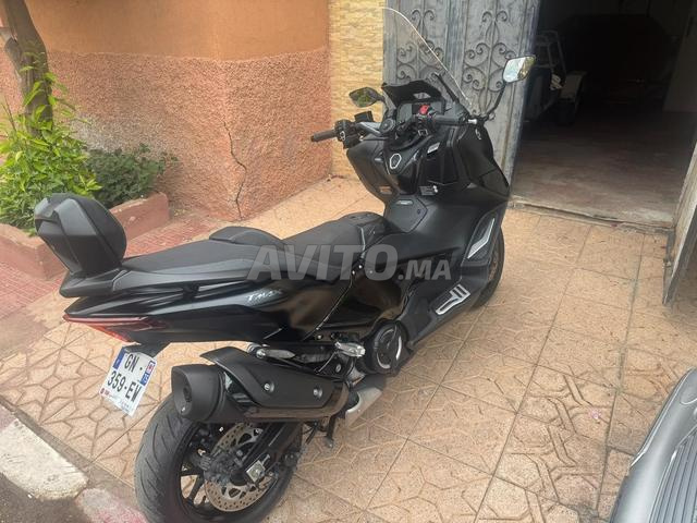 ياماها Tmax 560 Tech Max الرائعة - 2