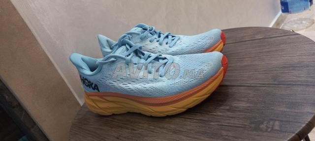 Hoka Clifton 8 نسائي