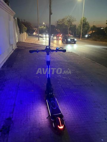 سكوتر كهربائي دوالترون شهير