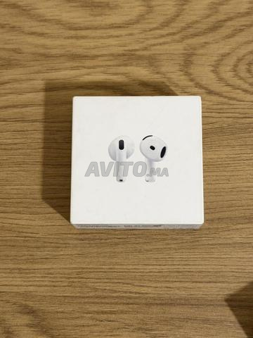 Apple AirPods 4 - 2