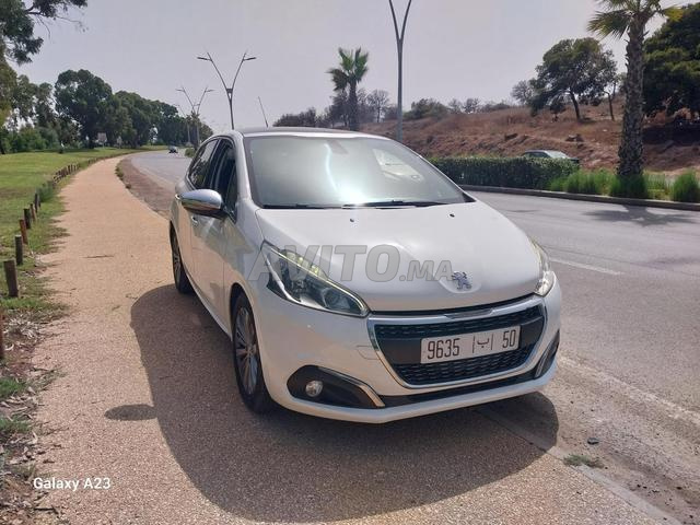 Peugeot 208 full options - 2