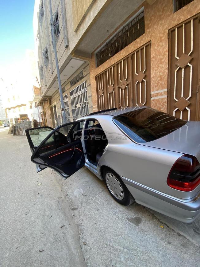 Mercedes-Benz 220 Diesel Automatique 1999 à Tanger
