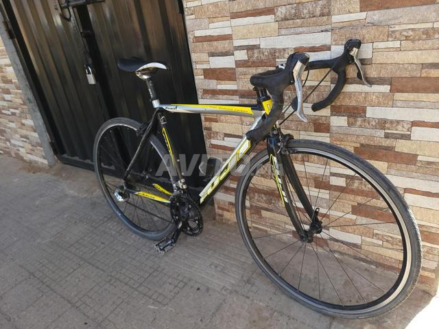 Vélo de Route FUJI Team Shimano Ultegra