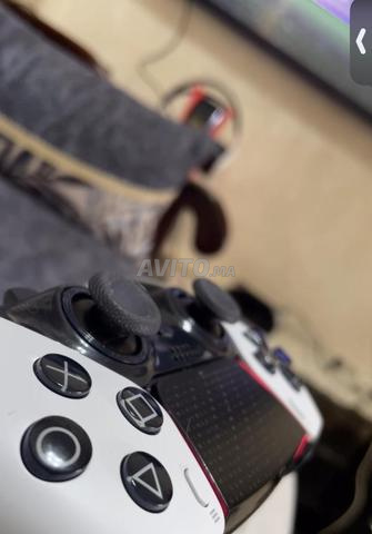يد تحكم PS5 DualSense Edge - 2