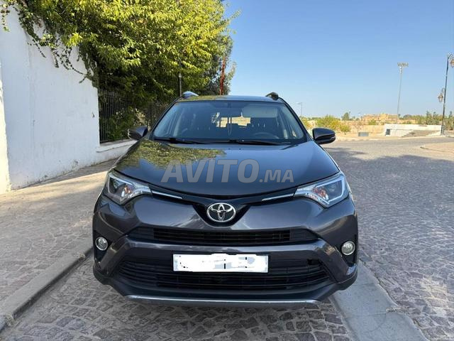 Toyota RAV-4 Diesel Automatique 2017 à Meknès - 2