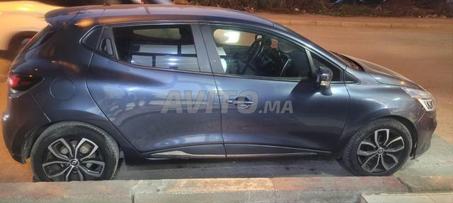 Renault Clio Diesel Automatique 2020 à Salé - 2