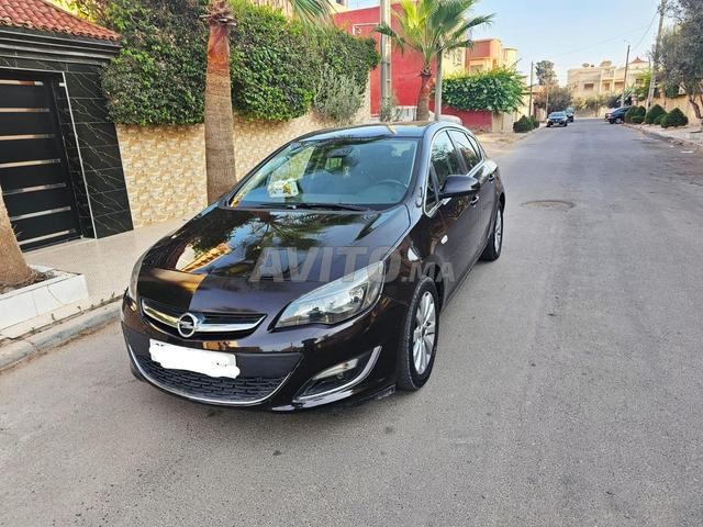 Opel Astra Diesel Manuelle 2015 à Agadir - 2