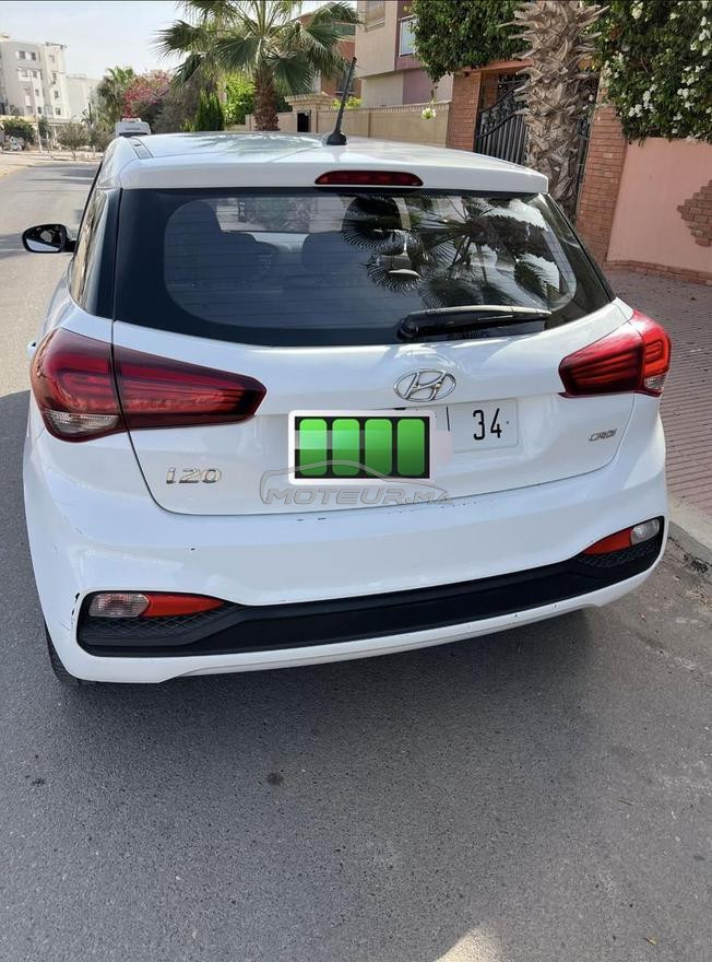 سيارة بحالة ممتازة للبيع