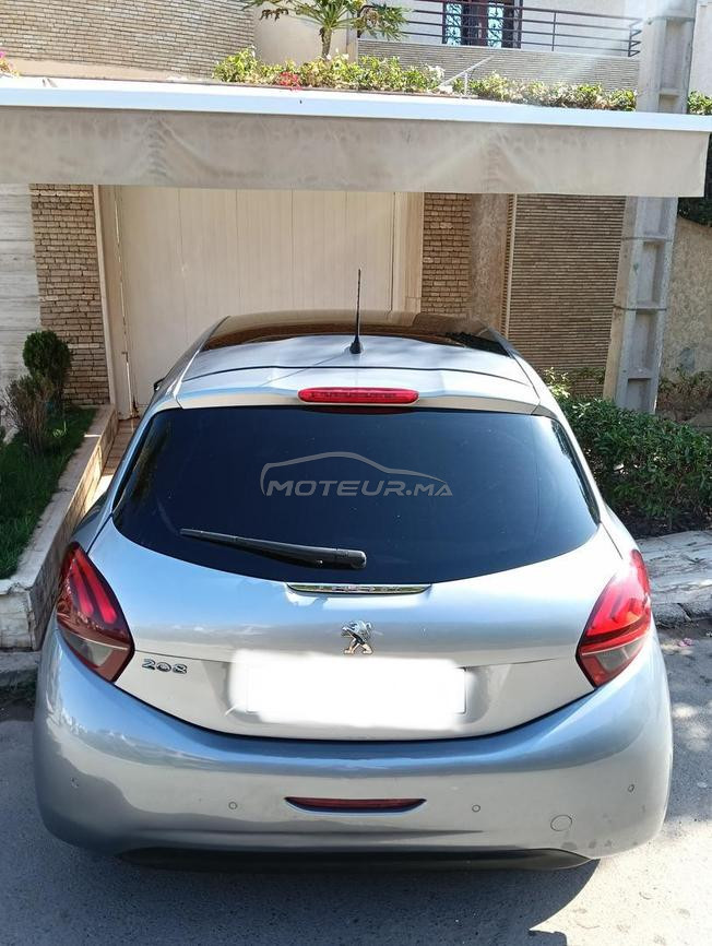 Peugeot 208 TOI panoramique 
