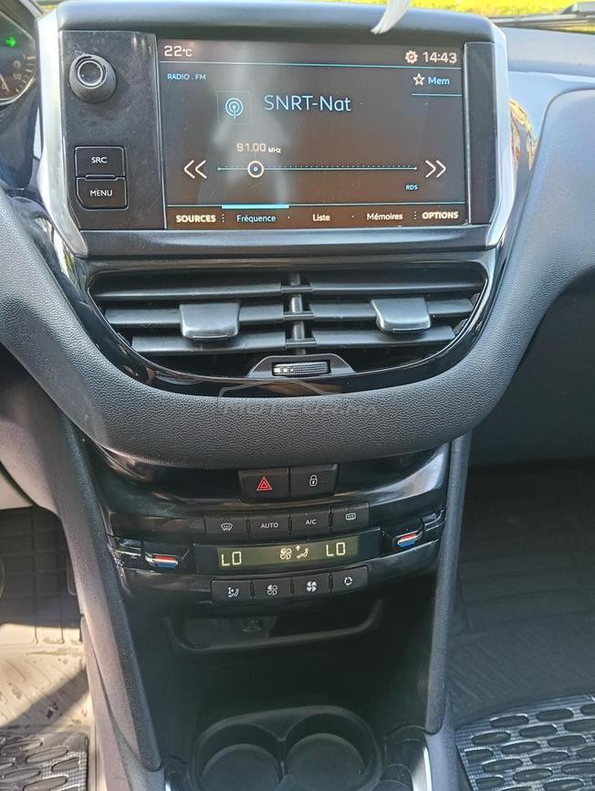 Peugeot 208 TOI panoramique 