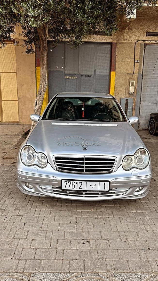 Mercedes-Benz 220 Diesel Automatique 2006 à Nador