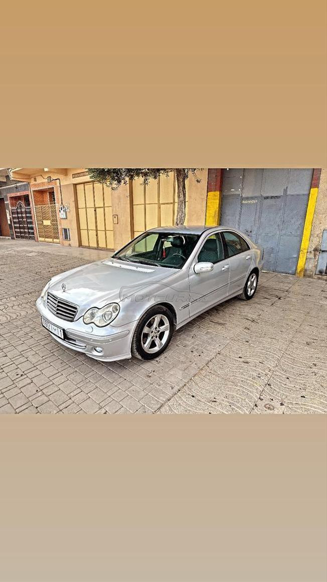 Mercedes-Benz 220 Diesel Automatique 2006 à Nador