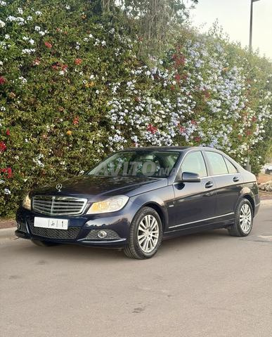 Mercedes C180 essence modèle 2011 - 2