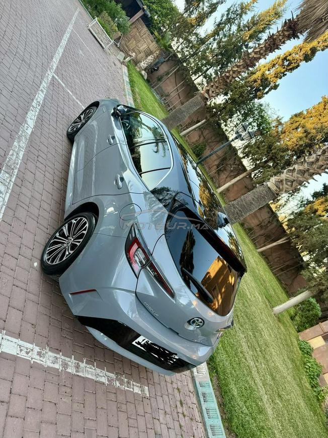 très belle Toyota Corolla S hybrid 