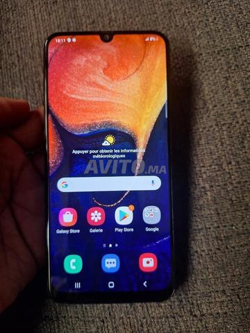 Samsung A50 128 Go Stockage 4 Go RAM très propre