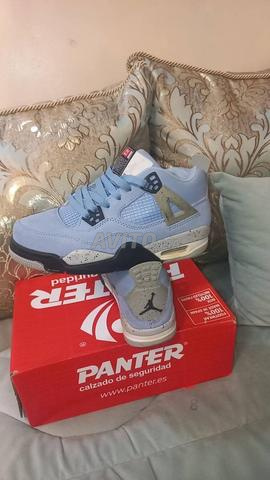 🔥 Air Jordan 4 Bleu Ciel & Noir – Style Premium 👟💙 - 2