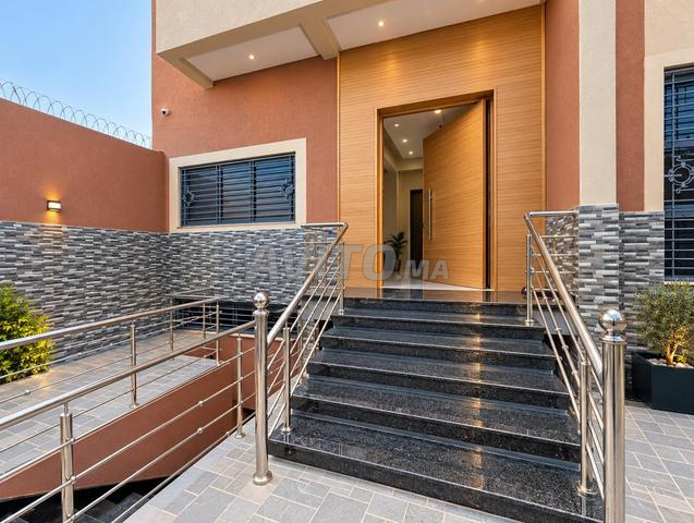 4Belle villa de 200 m² à Azzouzia – 4 chambres - 2