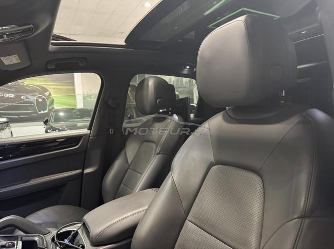 Porsche Cayenne hybride 2020 en excellent état 
