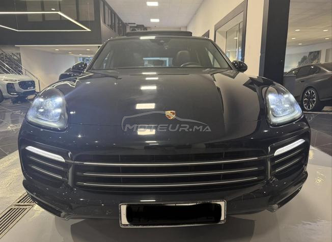 Porsche Cayenne hybride 2020 en excellent état 