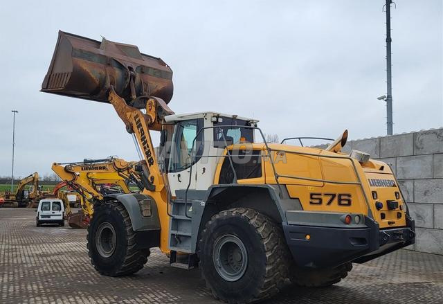 2015 Liebherr L576