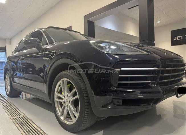 Porsche Cayenne hybride 2020 en excellent état 