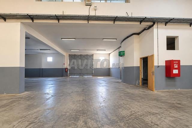 À louer local industriel 850 m² Z.I Bouskoura