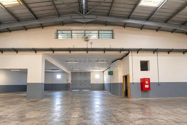 À louer local industriel 850 m² Z.I Bouskoura