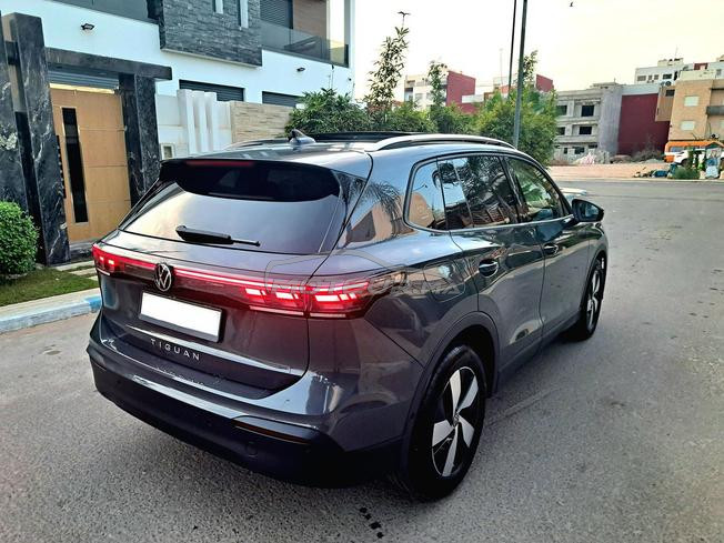 Volkswagen Tiguan 1ére main tout option 09/2025