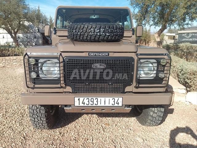 Land Rover Defender 110 safari restomod - 2