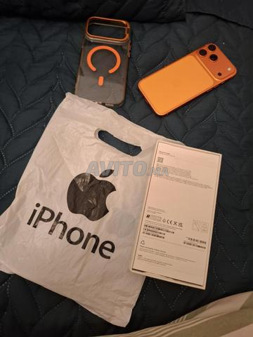 IPHONE 17PROMAX Très Propre chargé 30 fois