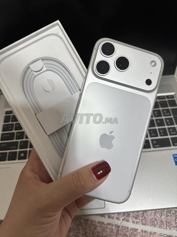 iPhone 17 Pro Max état 98%