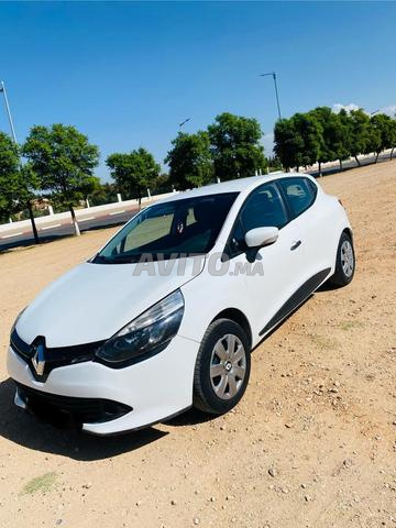 Renault clio 4 modèle 2016 essence - 2