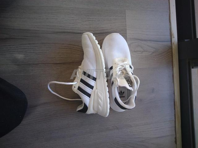 Chaussures de sport d'occasion 230 dirhams bon prix - 2