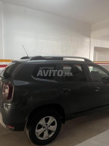 Voiture en bon état, toutes options - 2