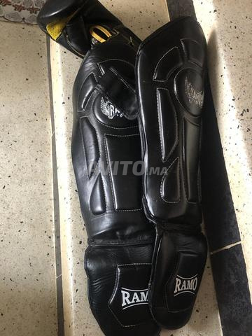 Protégé à vendre - 2
