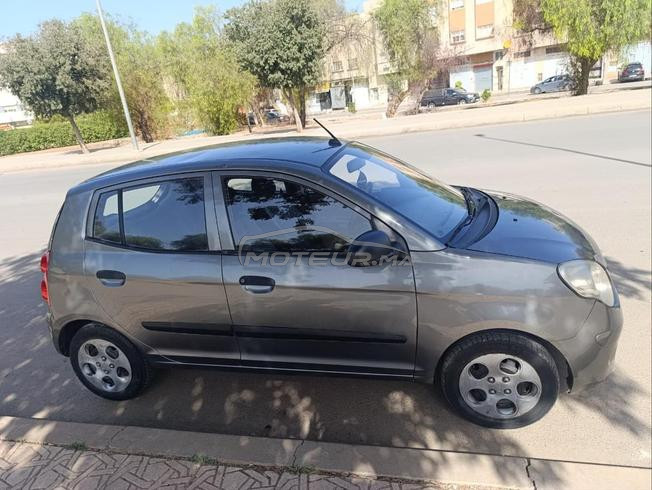 kia Picanto modéle 2011 en bon état.