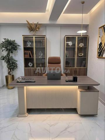 Bureau professionnel moderne en promo - 2