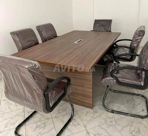 Tables de réunion modernes aux designs élégants et de haute qualité - 2