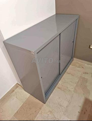 Armoire basse métallique portes coulissantes