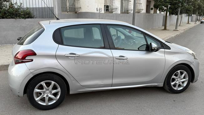 PEUGEOT 208 1er 2019 Km 87000 aucune retouche 