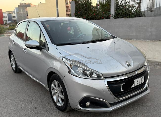 PEUGEOT 208 1er 2019 Km 87000 aucune retouche 