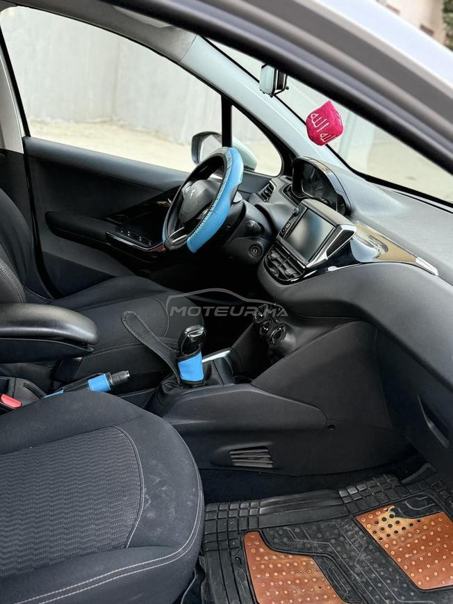 PEUGEOT 208 1er 2019 Km 87000 aucune retouche 