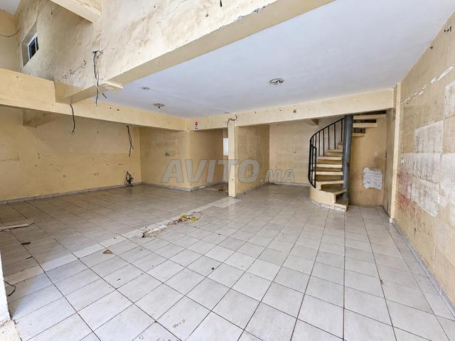 Local commercial de 154 m² Mezzanine & cave - 2