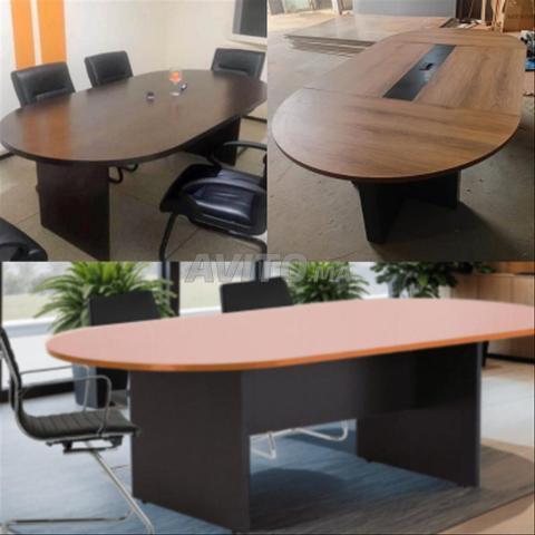 Grande Table de Réunion Style Moderne - 2