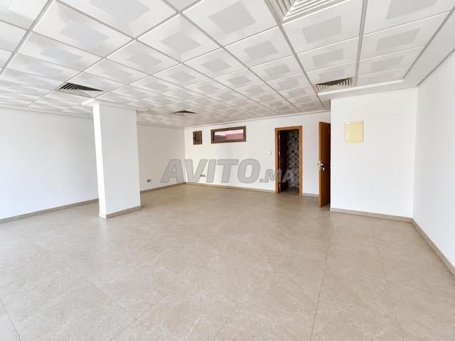 Plateau bureau neuf de 79 m² avec balcon - 2